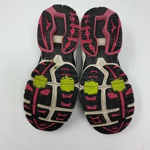 Mizuno Shoes - MIZUNO black and pink women’s running sneakers Mizuno Shoes - MIZUNO black and pink women’s running sneakers
